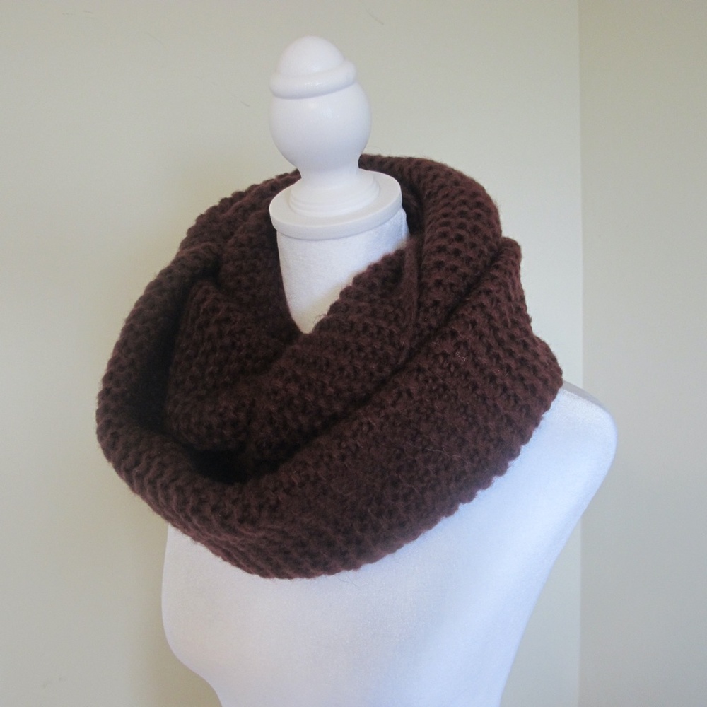 Womens H&M Burgundy Scarf GUC - Picture 2 of 2